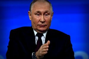 Putin kündigt überraschenden Waffenstillstand an: Journalisten dürfen an die Front