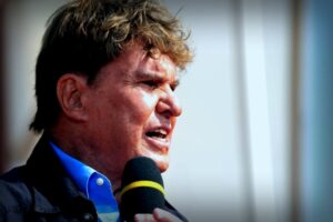 Frank Schöbel erhebt Vorwürfe gegen Radiosender: „Man wartet, bis wir tot sind“