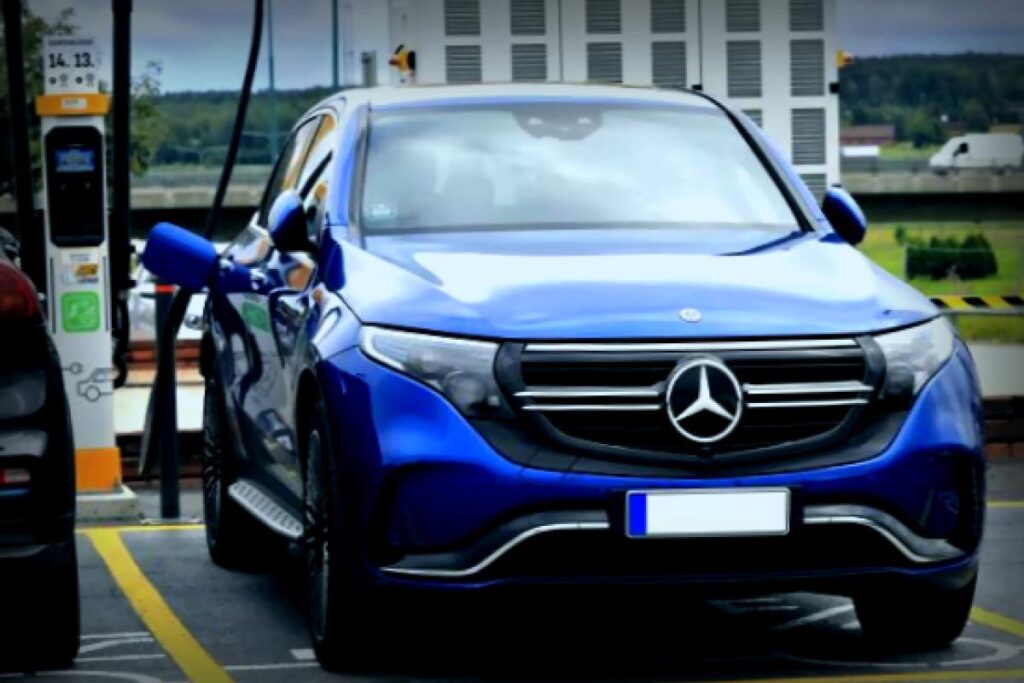 Mercedes und Alpitronic: Blitzschnelles Ladeerlebnis für E-Autos