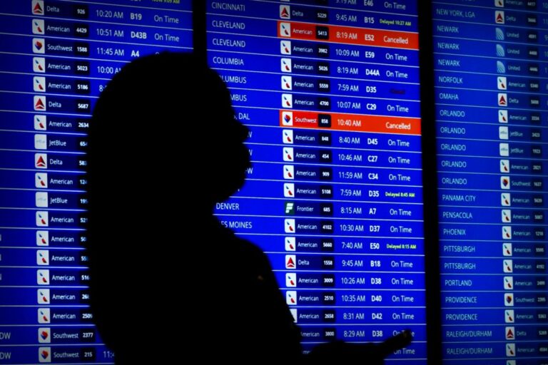 Shutdown: Fluggesellschaften streichen Hunderte Inlandsflüge in den USA