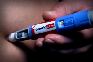 Neue Erkenntnisse zu Nebenwirkungen von Abnehmspritzen