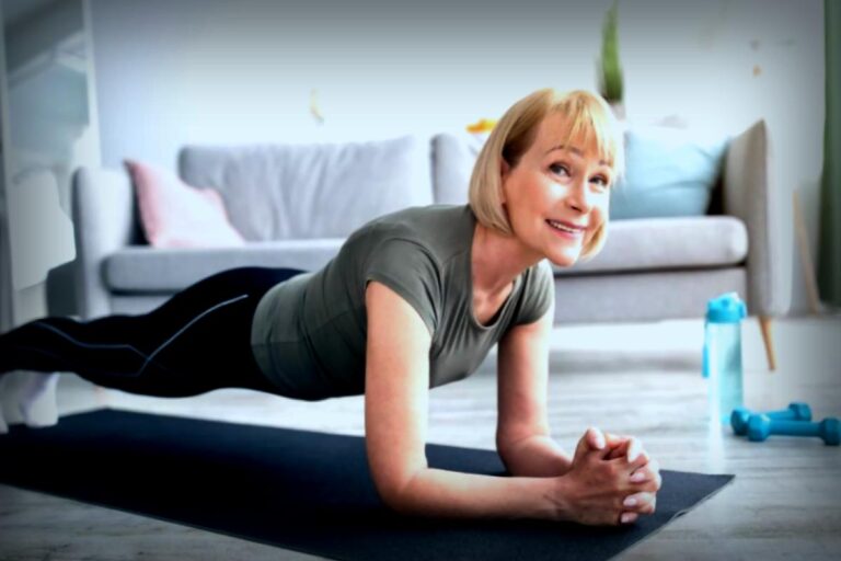 Fit bleiben: Diese 3 einfachen Körpergewichtsübungen für deinen Alltag