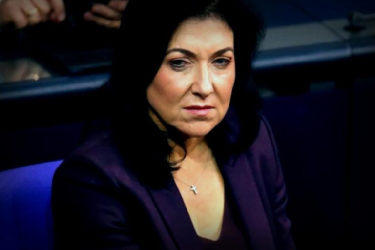 Grüne Fragen zu Fördergeldern und Compliance im Fall GovRadar mit zu Guttenberg