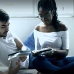 Warum die Gen Z plötzlich wieder DVDs und Schallplatten liebt