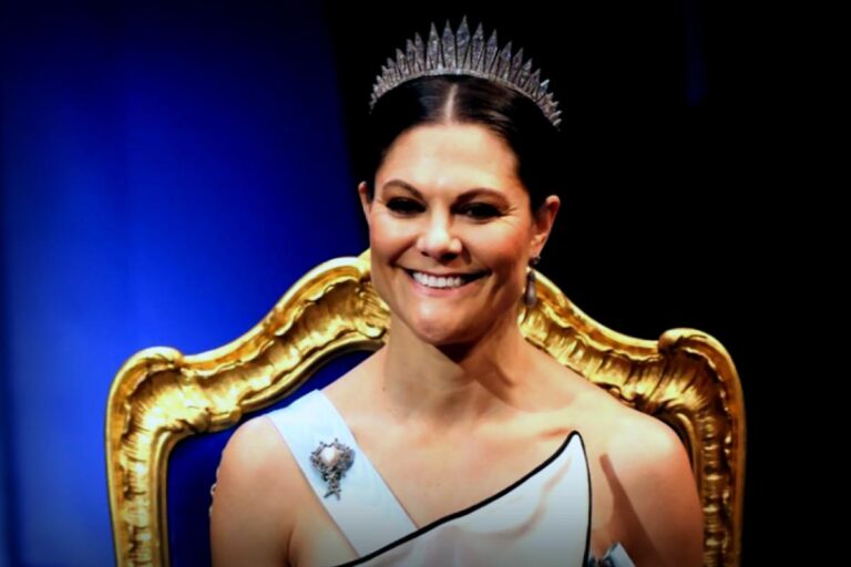Kronprinzessin Victoria rockt bei der Nobelpreisverleihung mit dem alten Kleid ihrer Mama