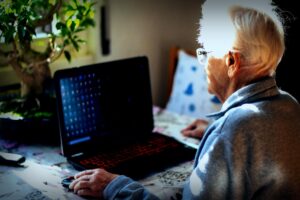 Die 84-jährige Jane Way: Von ihrem Rollstuhl aus für Waisenkinder in Südafrika aktiv