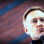 Schock für Steuerzahler: Finanzen verspotten 2.000 Euro für nutzlose Smartphones