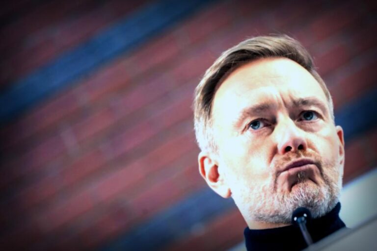 Schock für Steuerzahler: Finanzen verspotten 2.000 Euro für nutzlose Smartphones