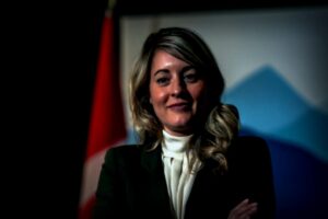 Hat Melanie Joly überhaupt die Stellantis-Verträge gelesen?