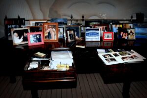 Epstein-Akte: Wieder online – gelöscht Foto von Donald Trump