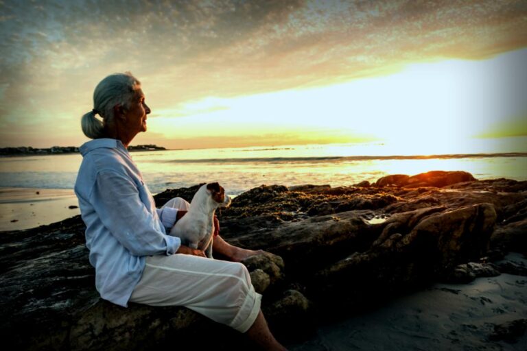 Frau (55) bricht mit altem Leben und zieht nach Europa – keine Märchenwelt, aber besser als die USA