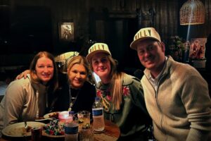 Einblicke in die Familienranch von Michael Schumacher: Corinna und Gina im Weihnachtszauber